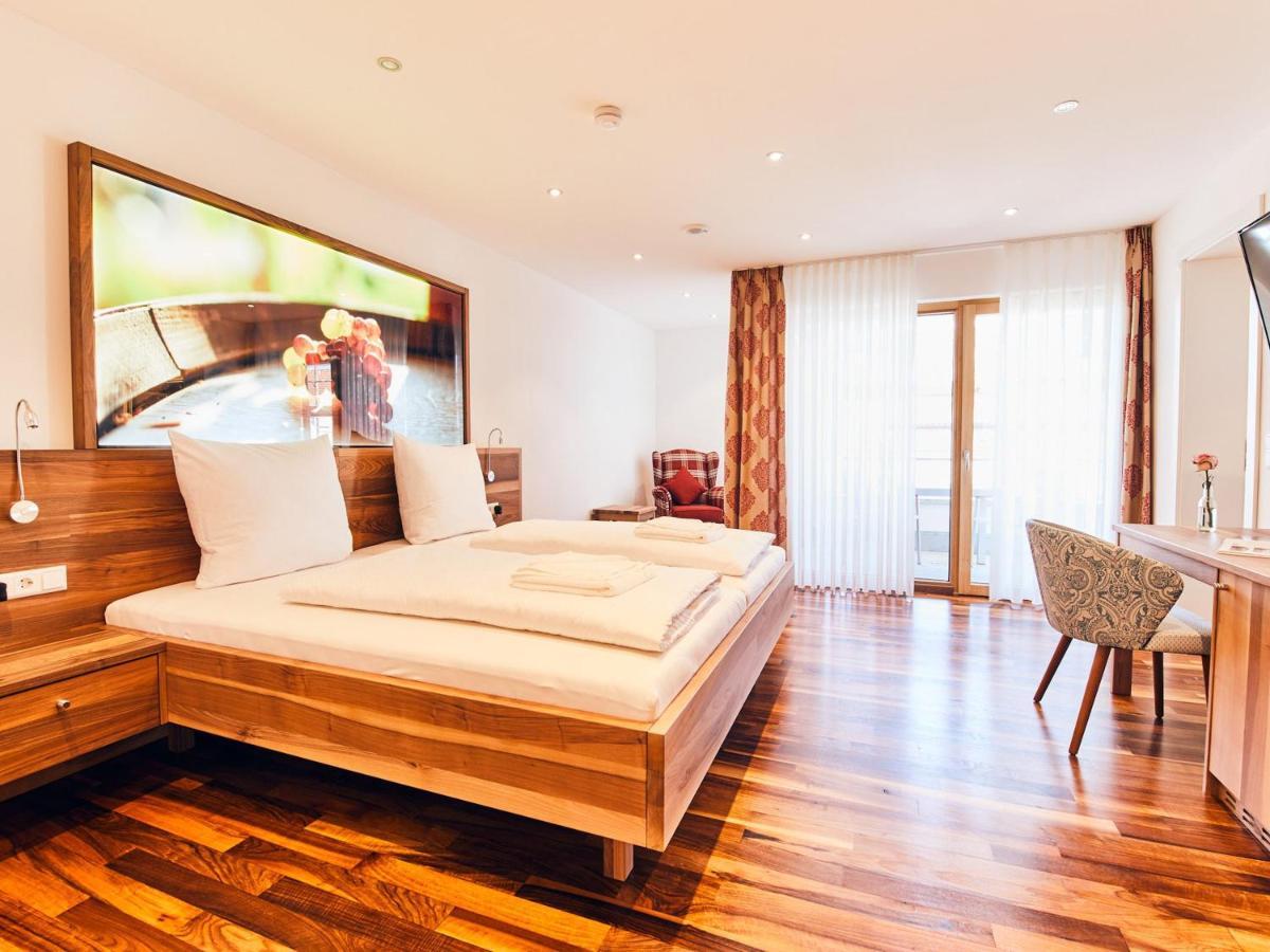 Hotel Hornstein - Weingut, Vinothek & Gastronomie นอนเนนฮอร์น ภายนอก รูปภาพ