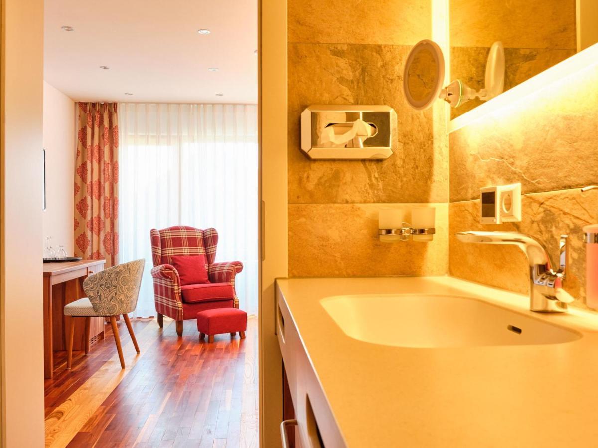 Hotel Hornstein - Weingut, Vinothek & Gastronomie นอนเนนฮอร์น ภายนอก รูปภาพ
