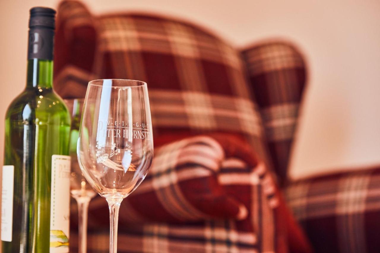 Hotel Hornstein - Weingut, Vinothek & Gastronomie นอนเนนฮอร์น ภายนอก รูปภาพ